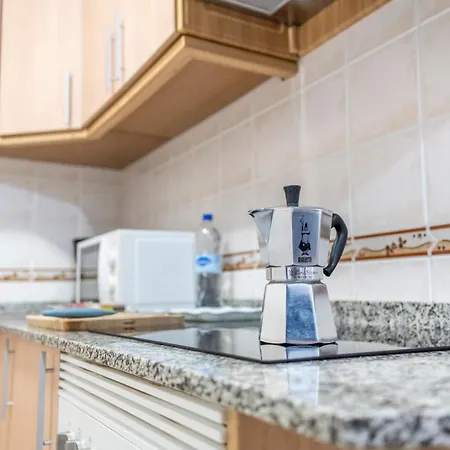 Yesenia Vv Airport Apartment