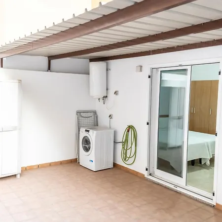 Yesenia Vv Airport Apartment *