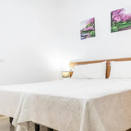 Apartment Yesenia Vv Airport