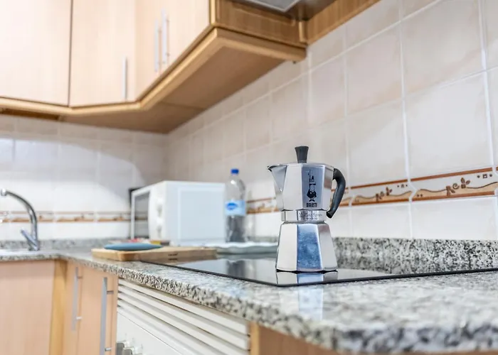 Yesenia Vv Airport アパート