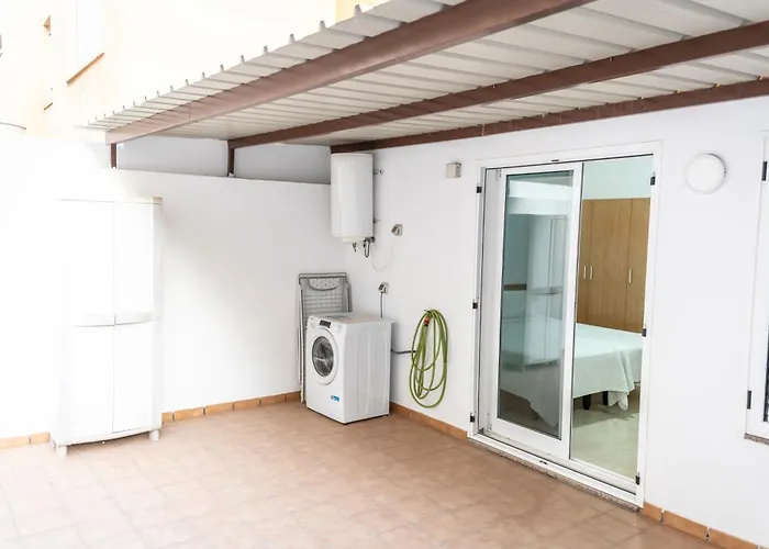 Yesenia Vv Airport アパート *