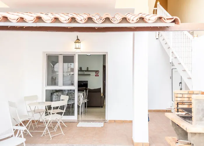 Yesenia Vv Airport アパート *